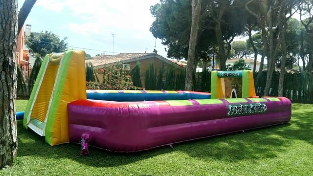 Alquiler de campo de futbol hinchable