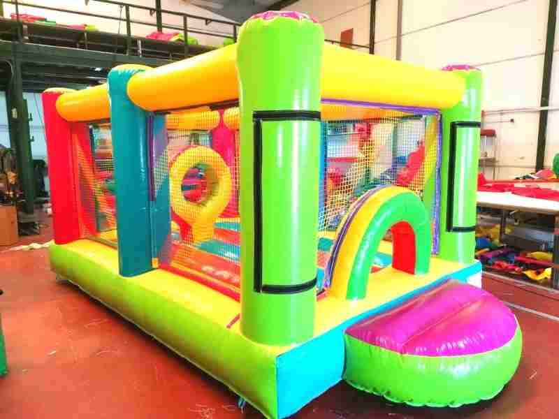 Alquiler de castillo hinchable plano