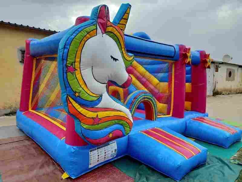 toboganes hinchable. Fabricación y venta hinchables en España con motor de hinchado